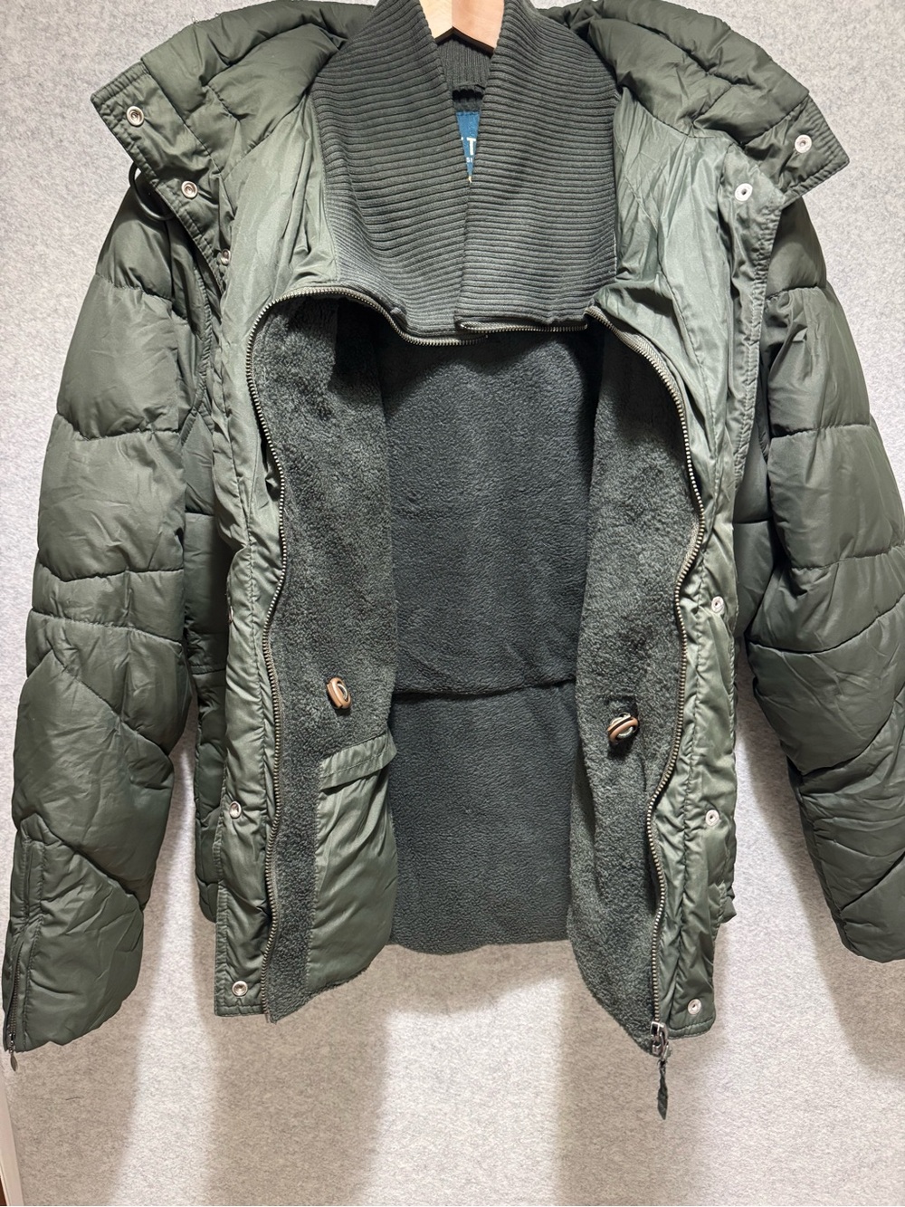 Bitten by Sarah Jessica Parker Olive Green Puffer Jacket - Picture 6 of 10